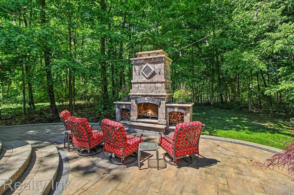 8273 Trafford Court Canton Charter Township MI 48187