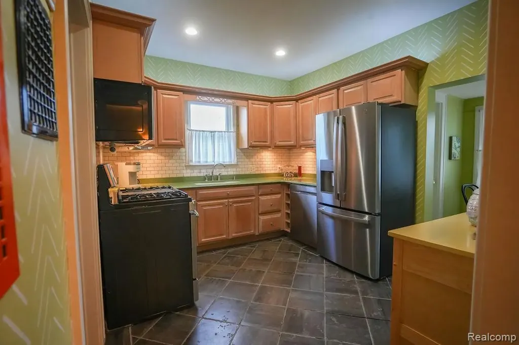 545 Eureka Road Wyandotte City MI 48192