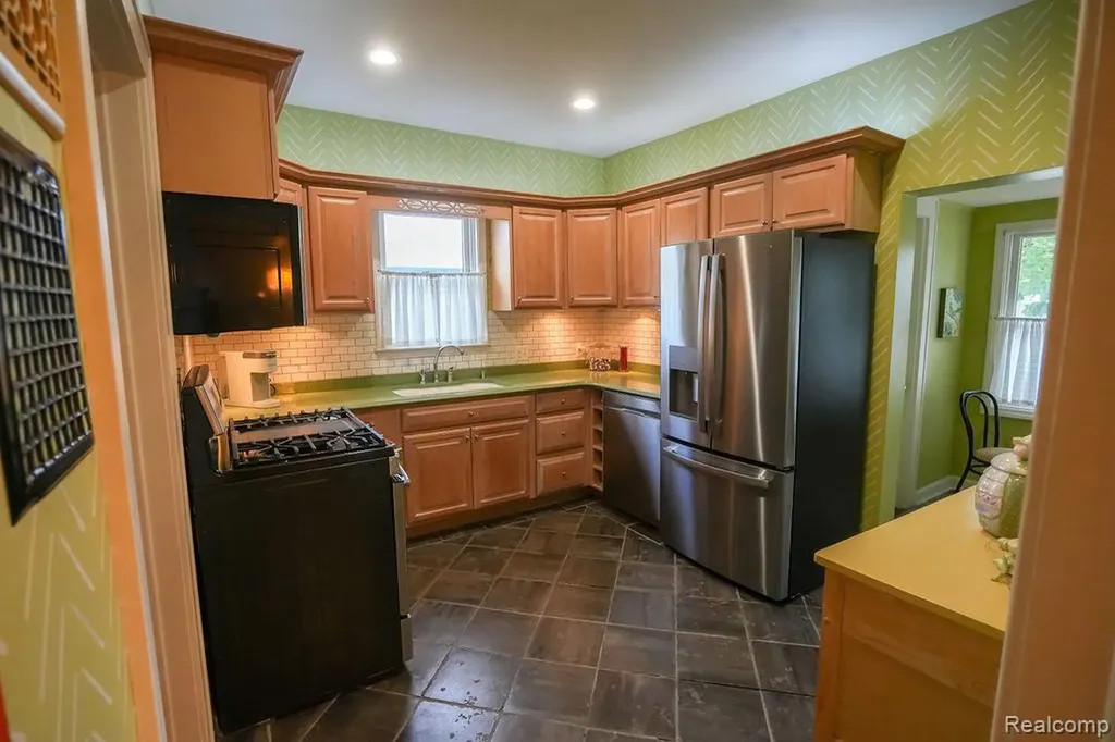 545 Eureka Road Wyandotte City MI 48192