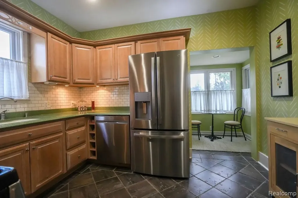 545 Eureka Road Wyandotte City MI 48192