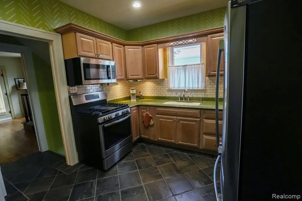 545 Eureka Road Wyandotte City MI 48192