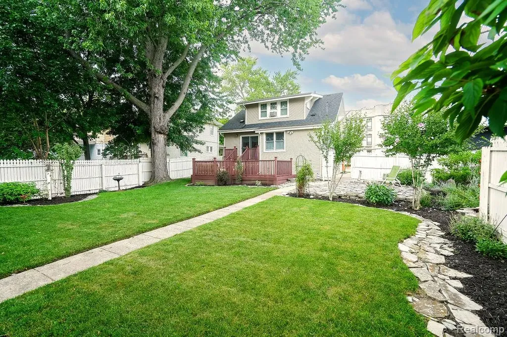 545 Eureka Road Wyandotte City MI 48192