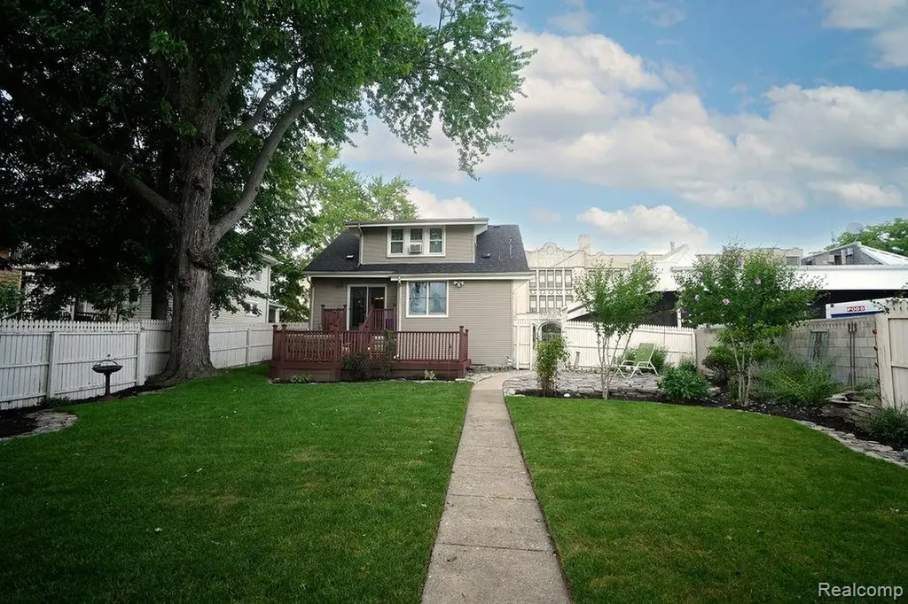 545 Eureka Road Wyandotte City MI 48192