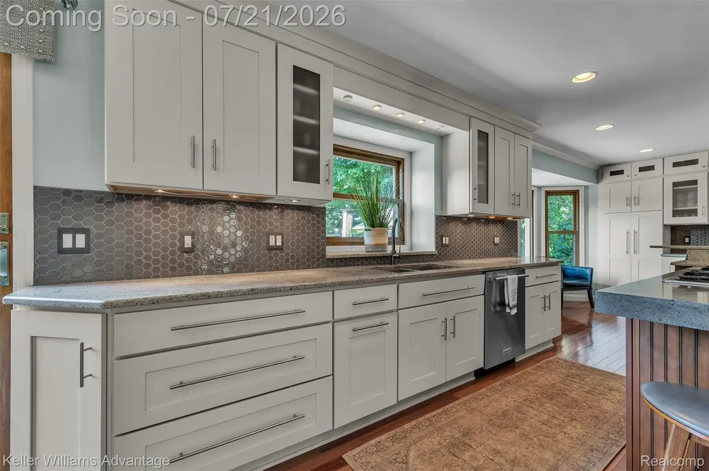 49276 Harvest Drive Plymouth Charter Township MI 48170