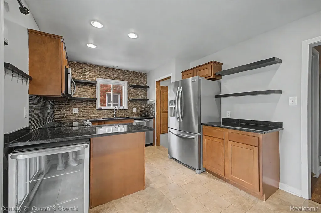 9952 Park Avenue Allen Park City MI 48101