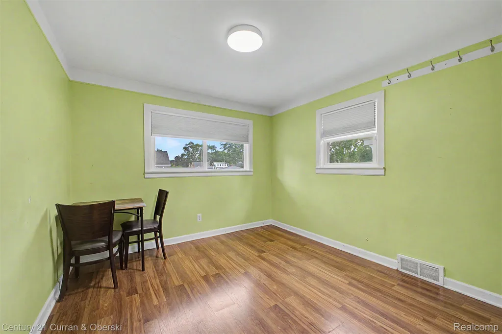 9952 Park Avenue Allen Park City MI 48101