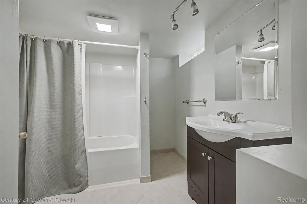 9952 Park Avenue Allen Park City MI 48101