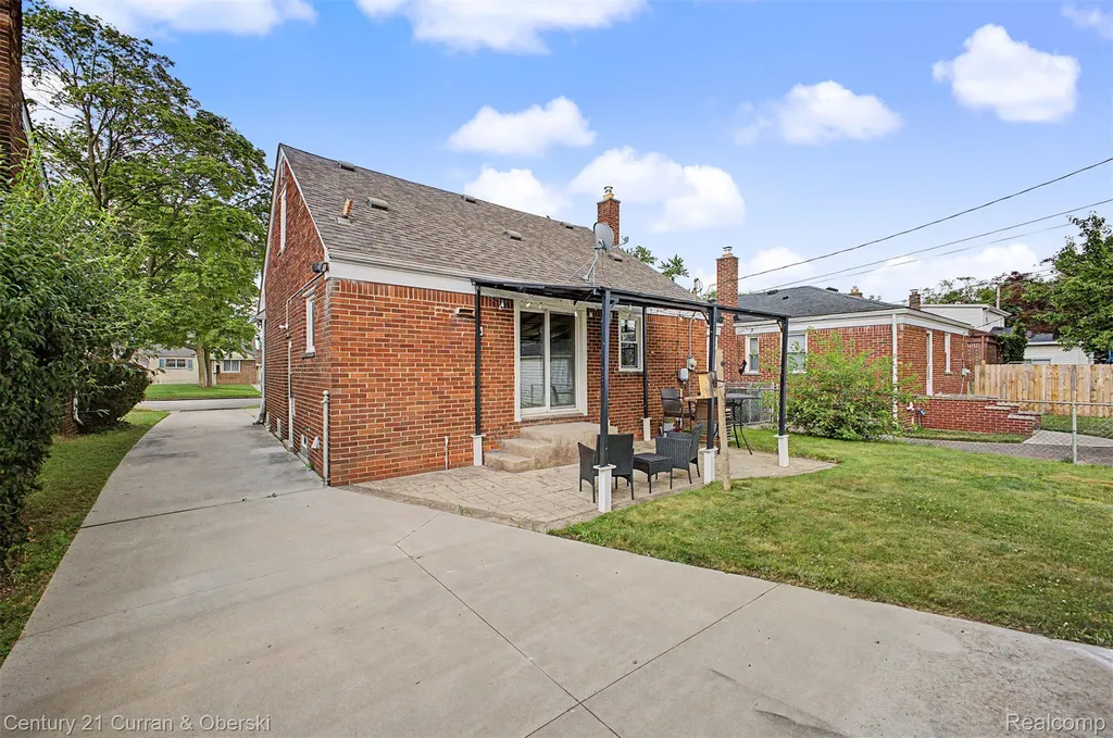 9952 Park Avenue Allen Park City MI 48101