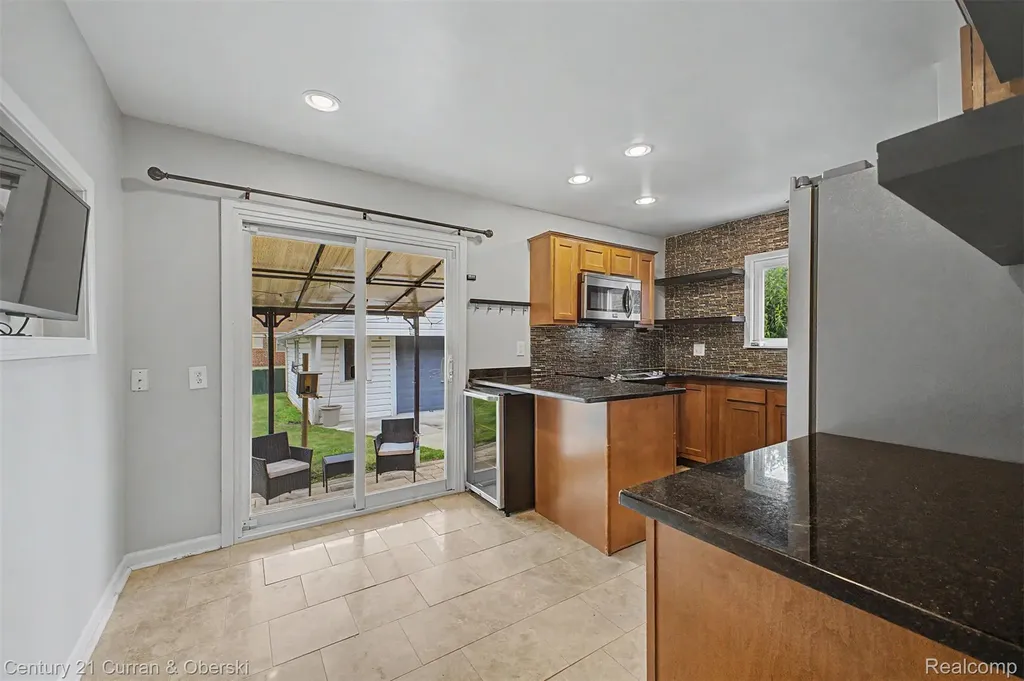 9952 Park Avenue Allen Park City MI 48101