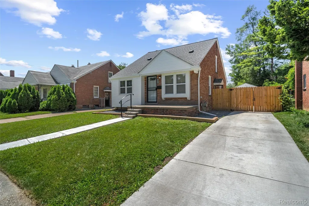 20323 Regent Drive Detroit City MI 48205