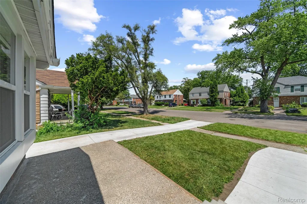 20323 Regent Drive Detroit City MI 48205
