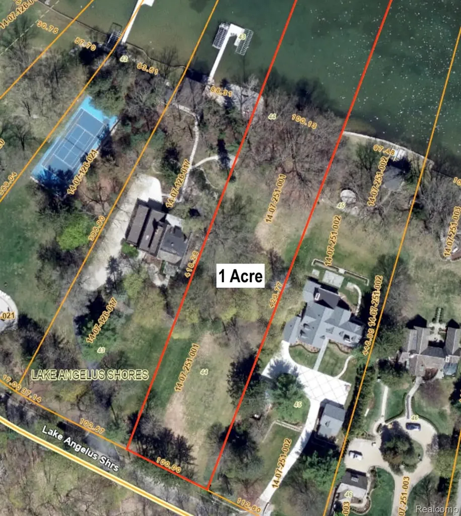 940 Lake Angelus Shores Lake Angelus City MI 48326
