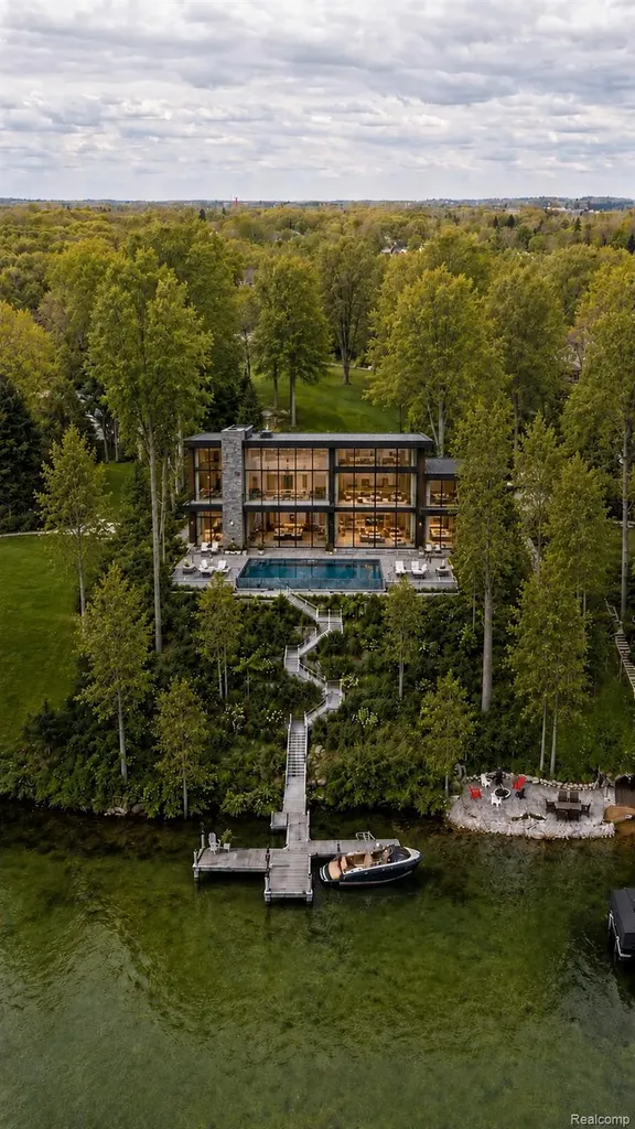 940 Lake Angelus Shores Lake Angelus City MI 48326