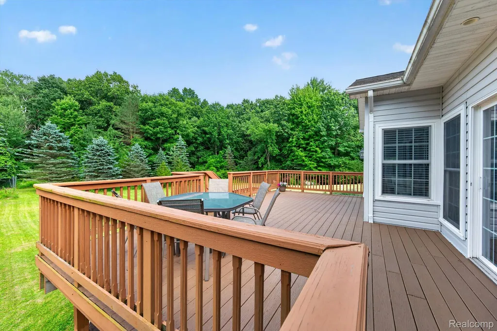 2523 Pheasant Run Brandon Charter Township MI 48462