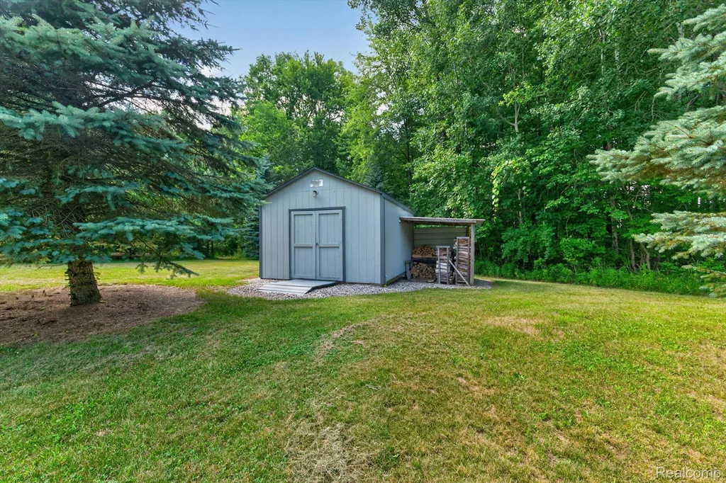 2523 Pheasant Run Brandon Charter Township MI 48462