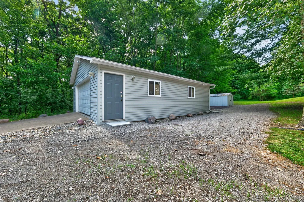 2523 Pheasant Run Brandon Charter Township MI 48462