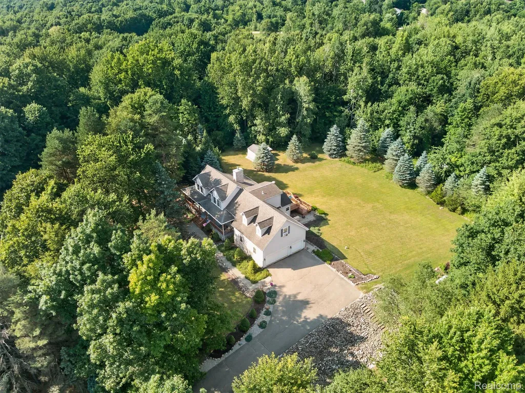 2523 Pheasant Run Brandon Charter Township MI 48462
