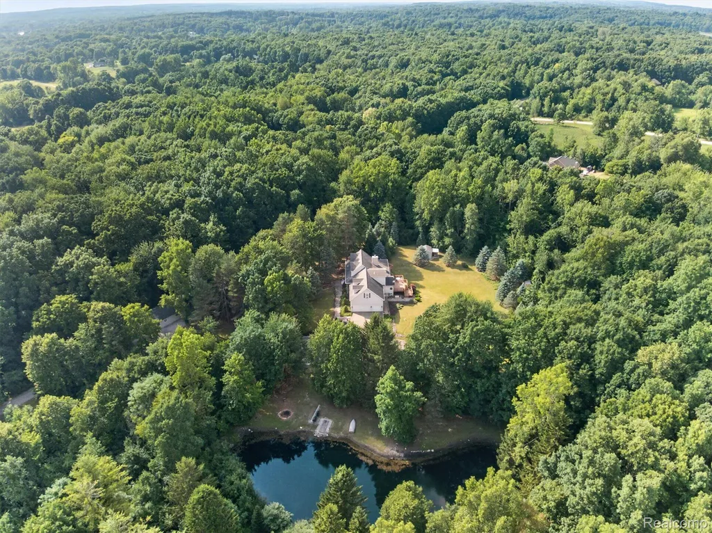 2523 Pheasant Run Brandon Charter Township MI 48462