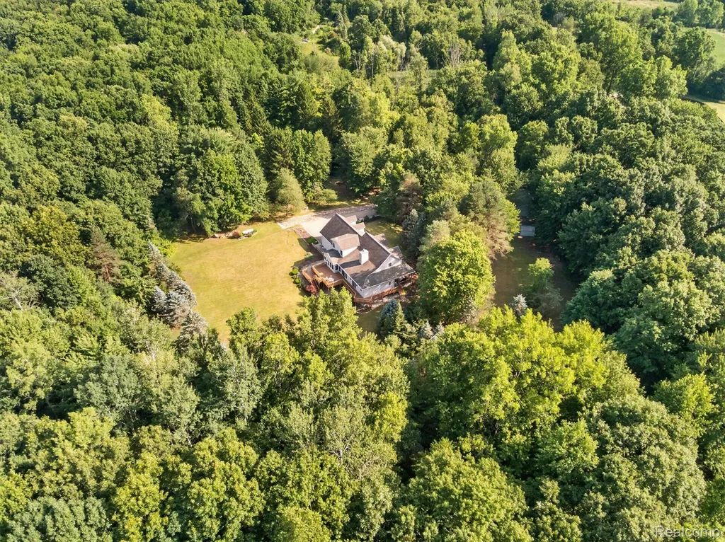 2523 Pheasant Run Brandon Charter Township MI 48462