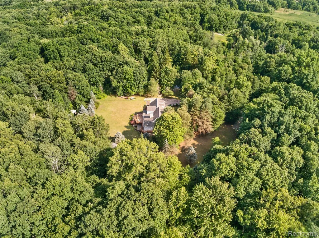 2523 Pheasant Run Brandon Charter Township MI 48462