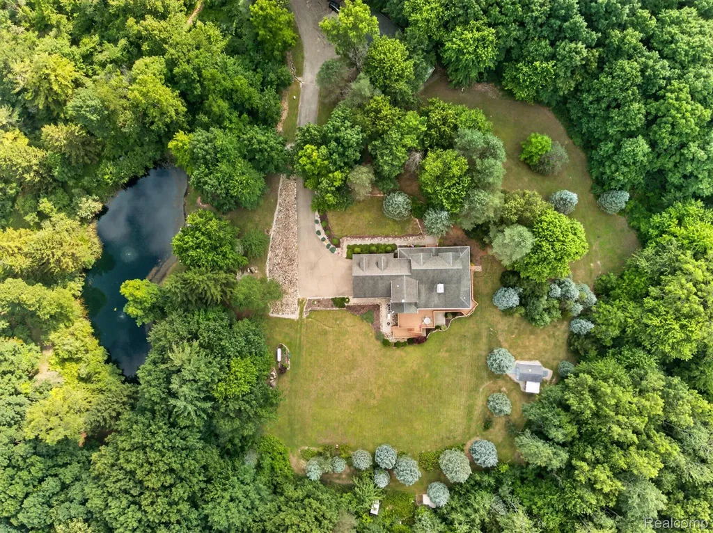 2523 Pheasant Run Brandon Charter Township MI 48462