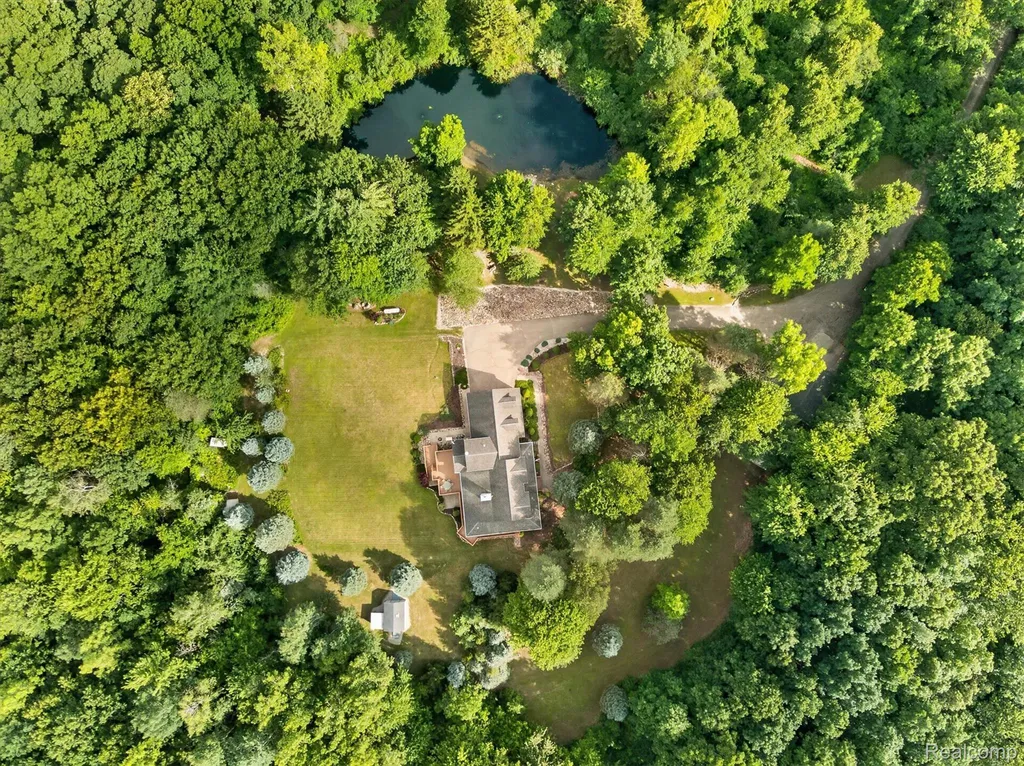 2523 Pheasant Run Brandon Charter Township MI 48462