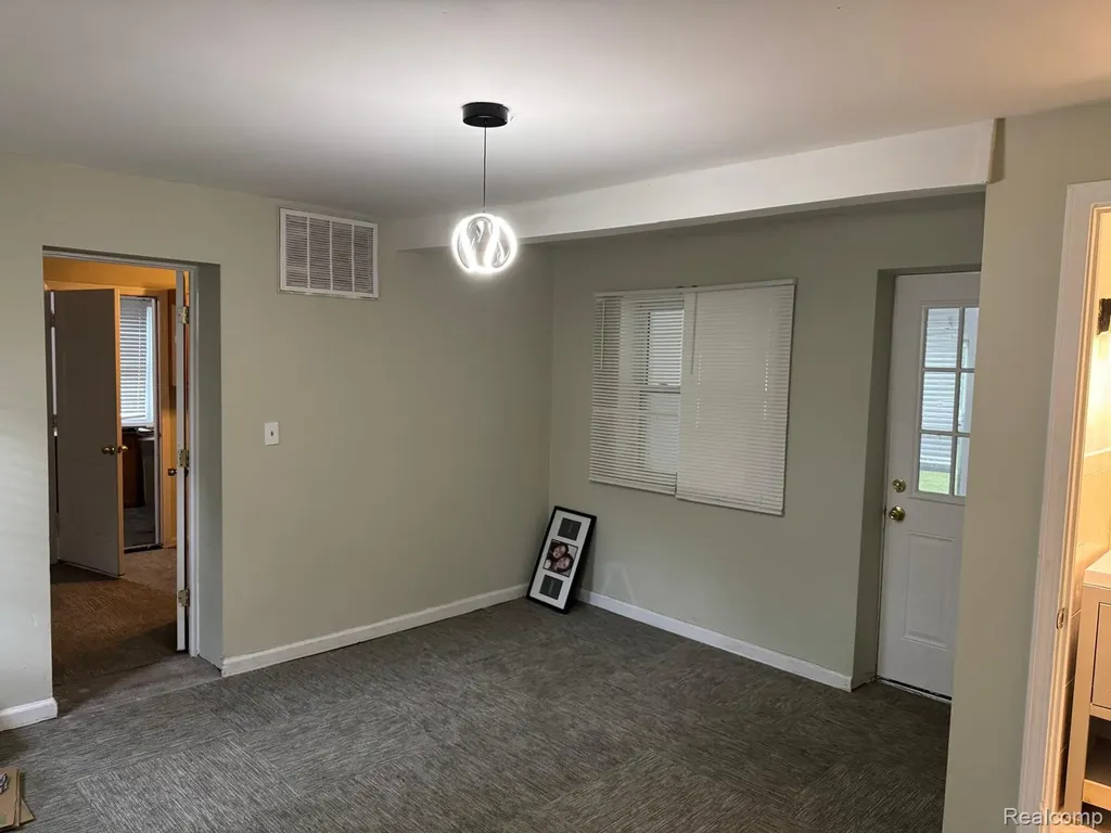 30782 Fairfax Street Southfield City MI 48076