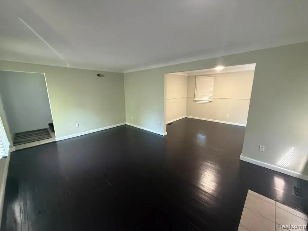 30782 Fairfax Street Southfield City MI 48076
