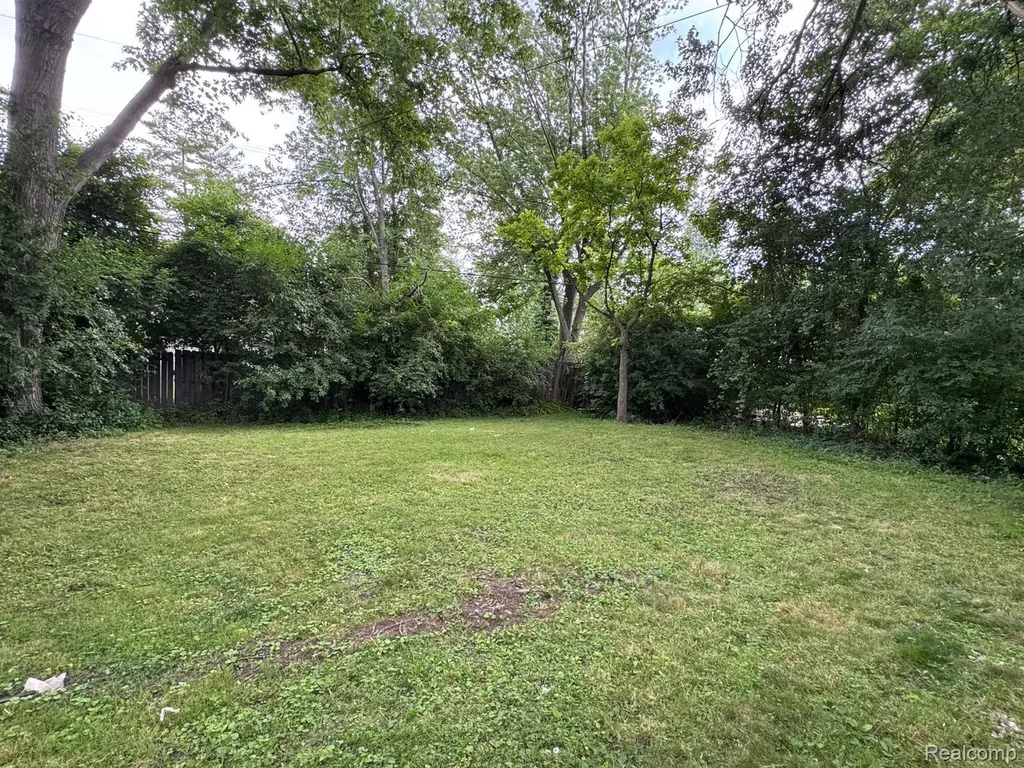30782 Fairfax Street Southfield City MI 48076
