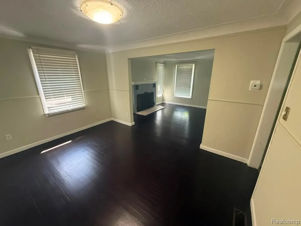 30782 Fairfax Street Southfield City MI 48076