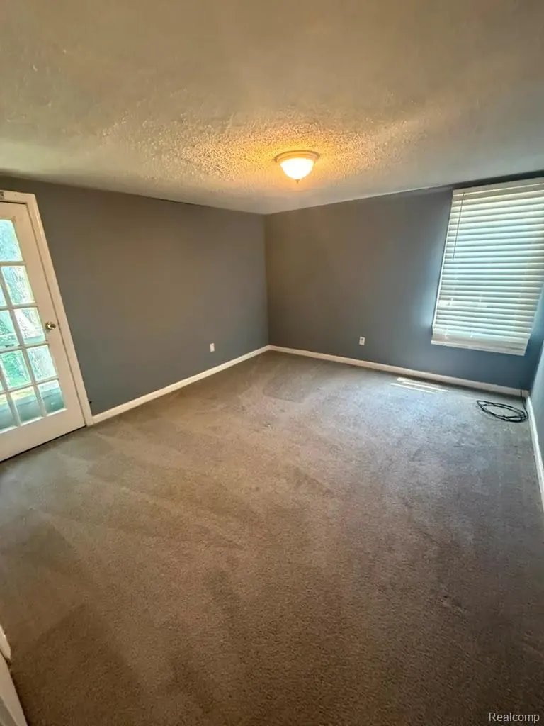 30782 Fairfax Street Southfield City MI 48076