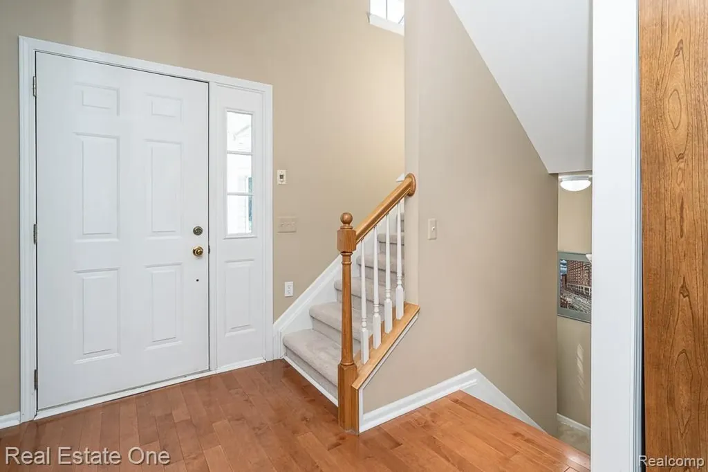 5936 Creekside Drive Troy City MI 48085