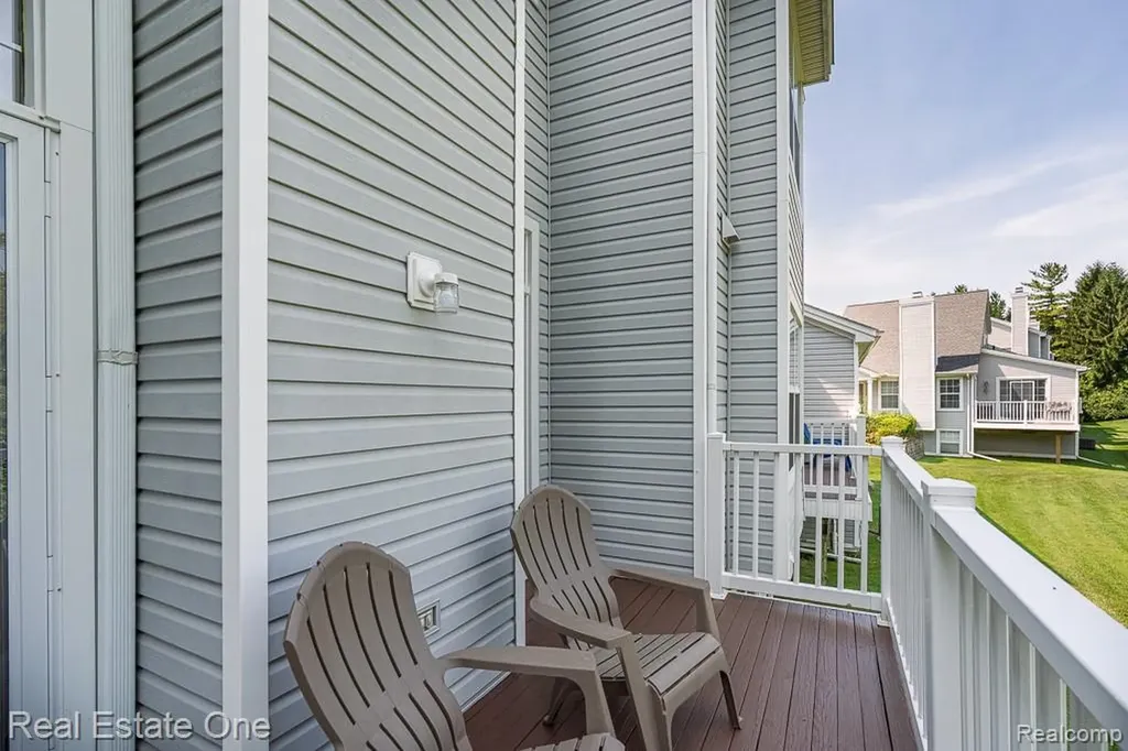 5936 Creekside Drive Troy City MI 48085