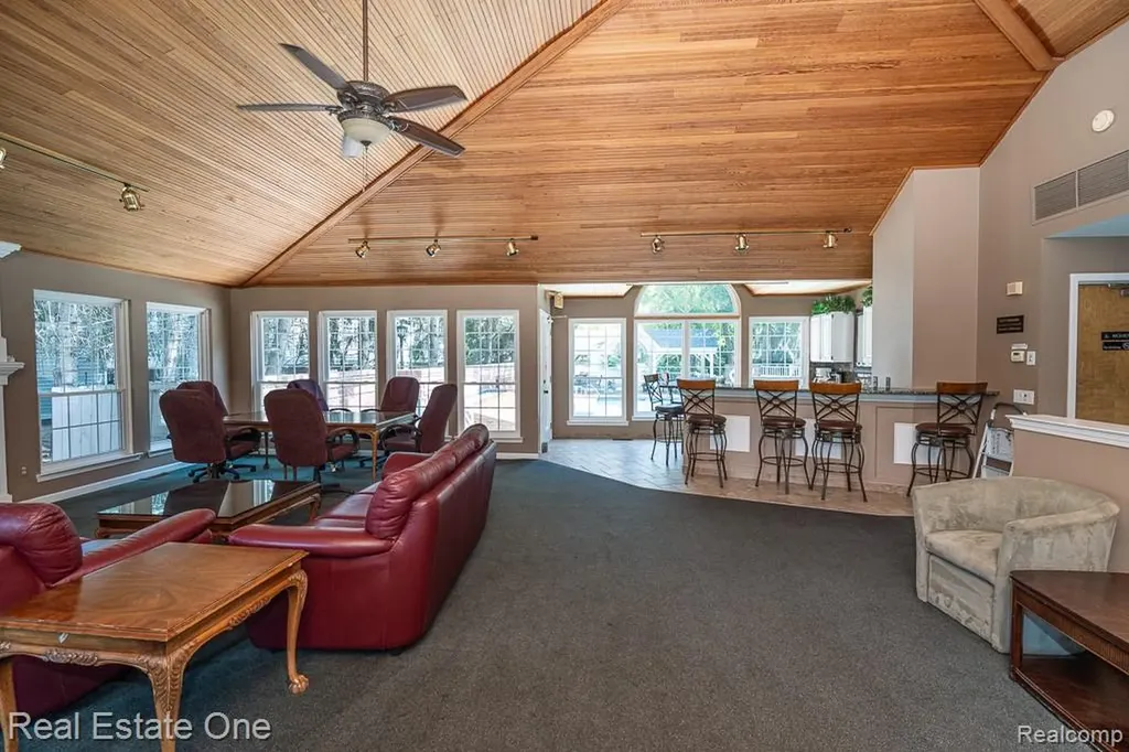 5936 Creekside Drive Troy City MI 48085