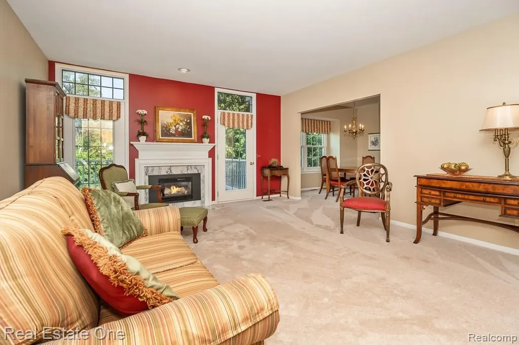 5936 Creekside Drive Troy City MI 48085
