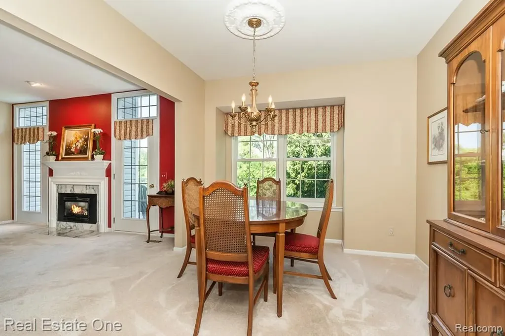 5936 Creekside Drive Troy City MI 48085