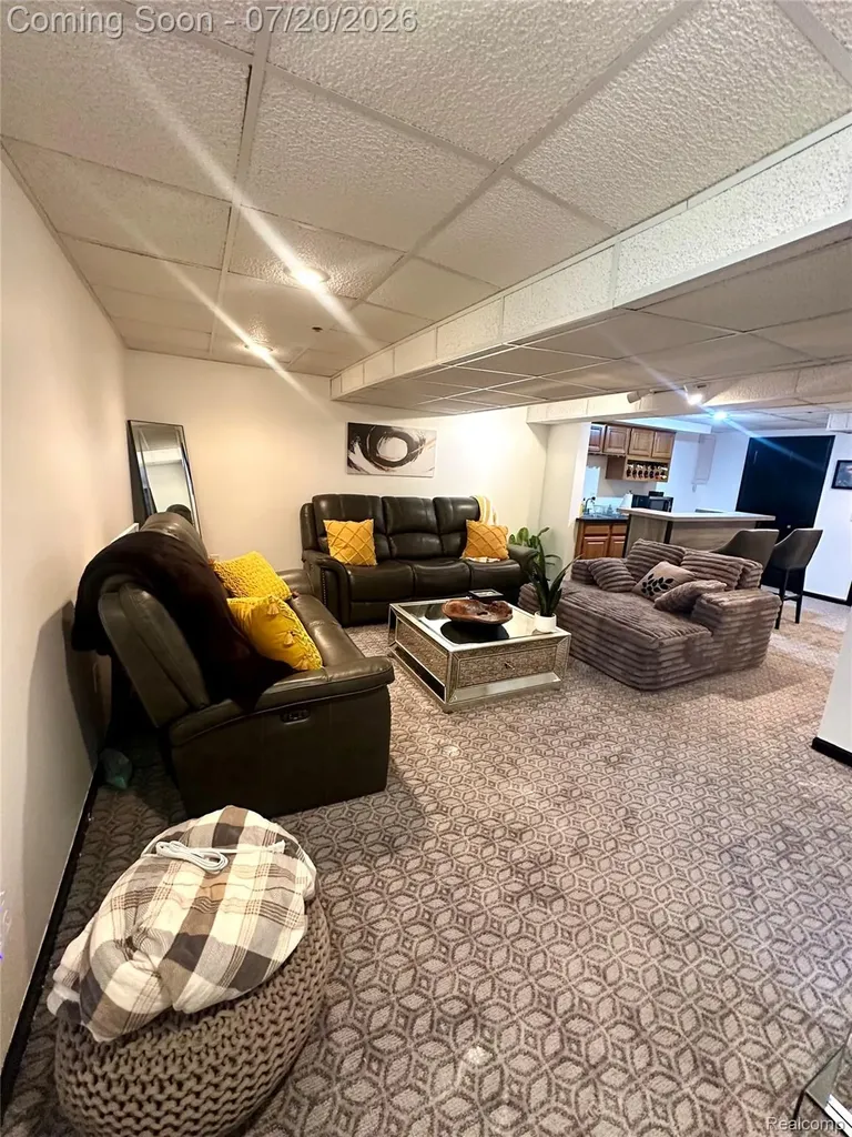 37876 N Laurel Park Drive Livonia City MI 48152