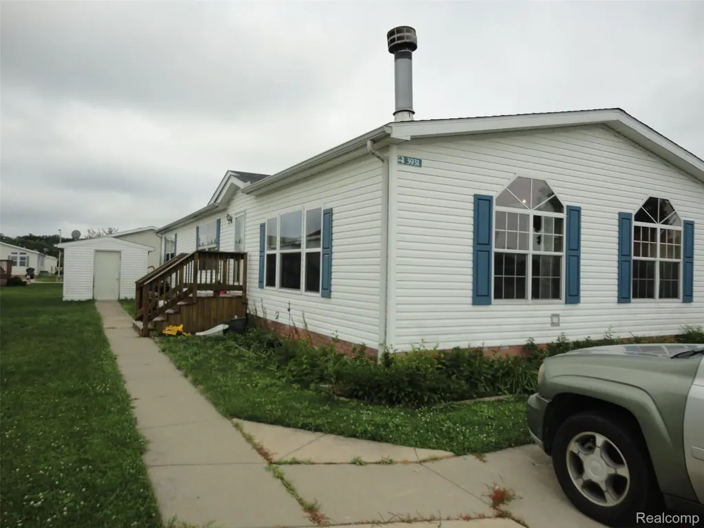 5931 Megans Ridge Raisinville Township MI 48161