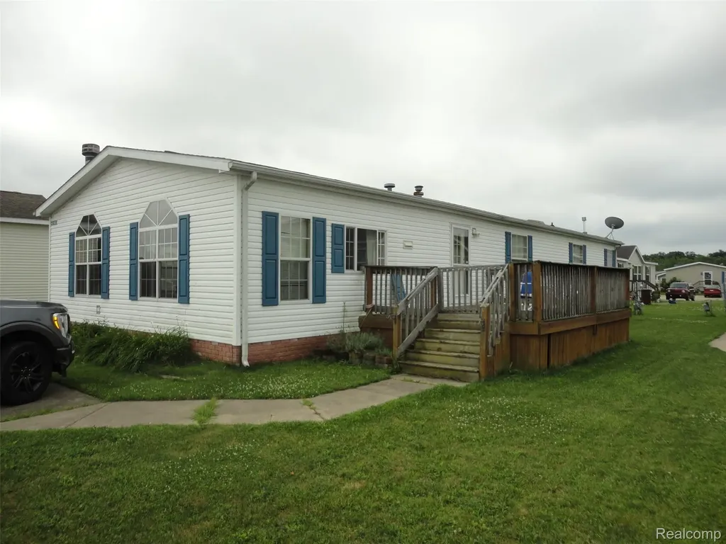 5931 Megans Ridge Raisinville Township MI 48161