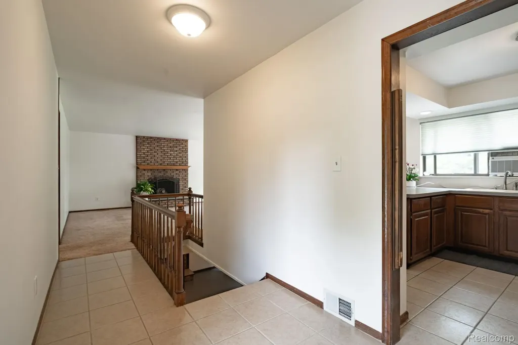 2120 Arbor Avenue Wixom City MI 48393