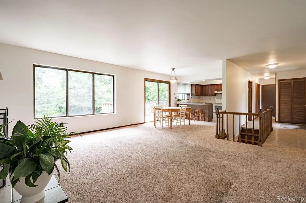 2120 Arbor Avenue Wixom City MI 48393