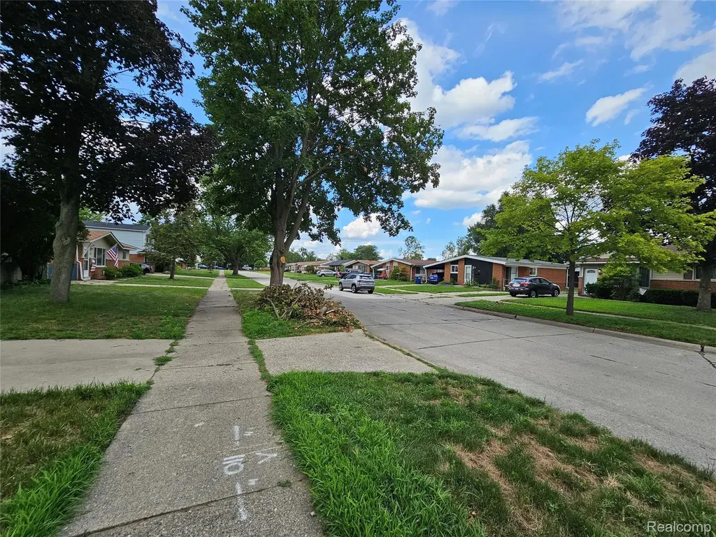 348 S Byfield Street Westland City MI 48186