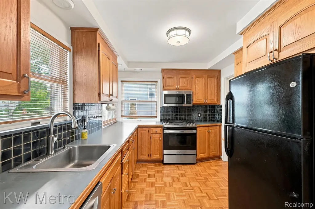 3912 Hillside Drive Royal Oak City MI 48073