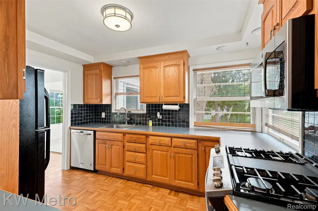 3912 Hillside Drive Royal Oak City MI 48073