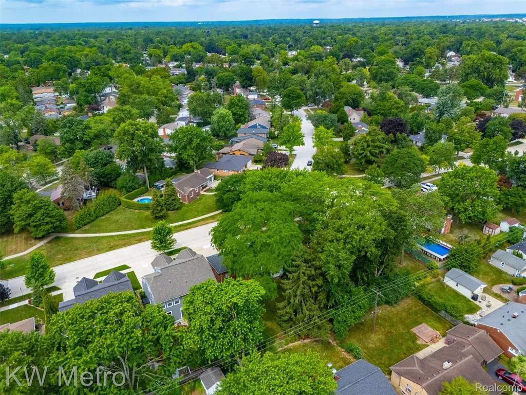 3912 Hillside Drive Royal Oak City MI 48073