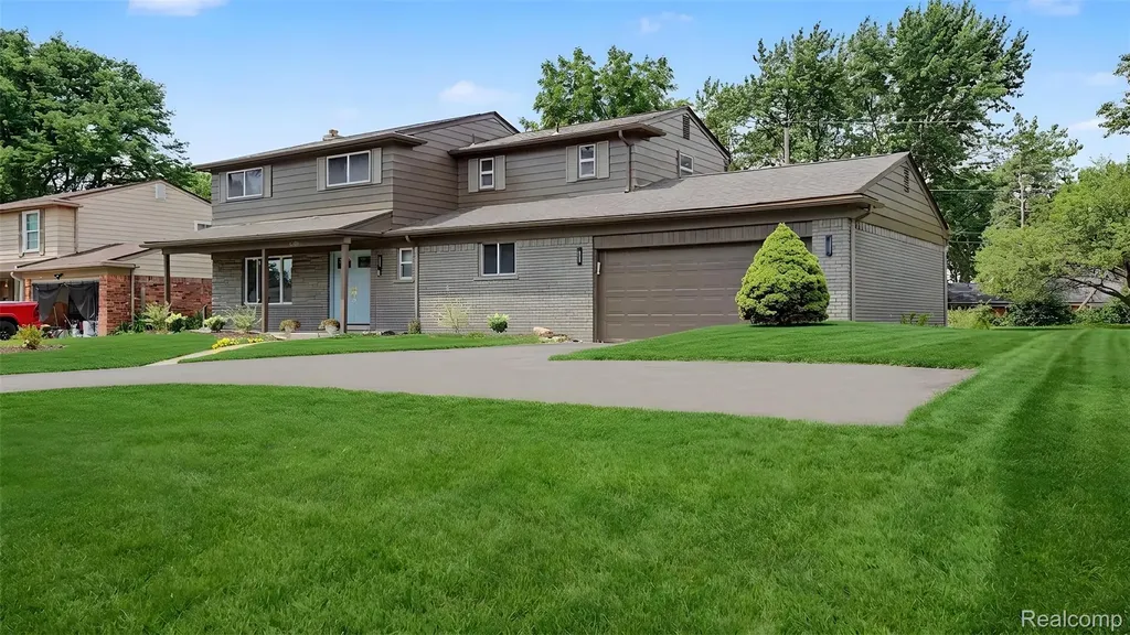 6780 Lee Crest Drive West Bloomfield Charter Township MI 48322