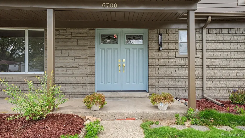 6780 Lee Crest Drive West Bloomfield Charter Township MI 48322