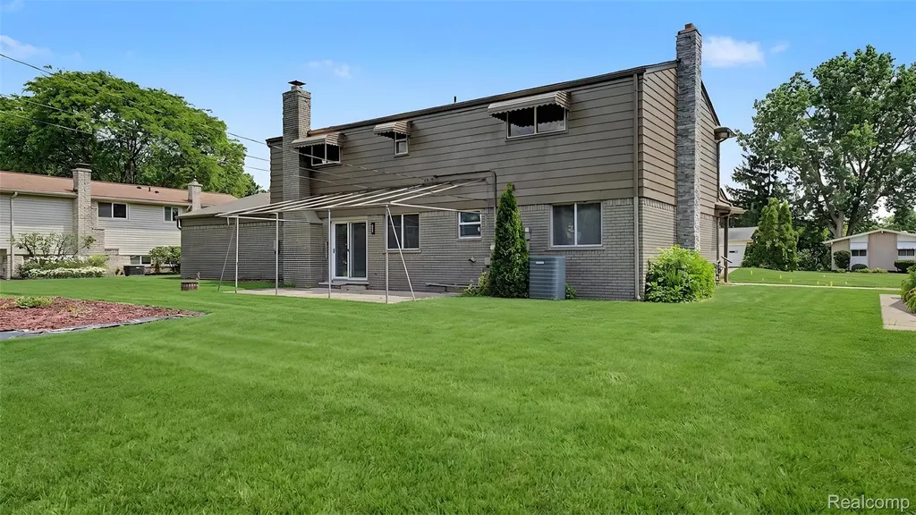 6780 Lee Crest Drive West Bloomfield Charter Township MI 48322