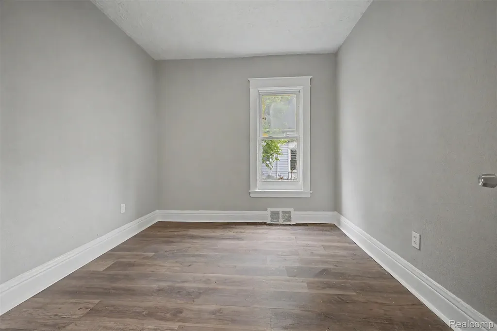 2971 Bewick Street Detroit City MI 48214