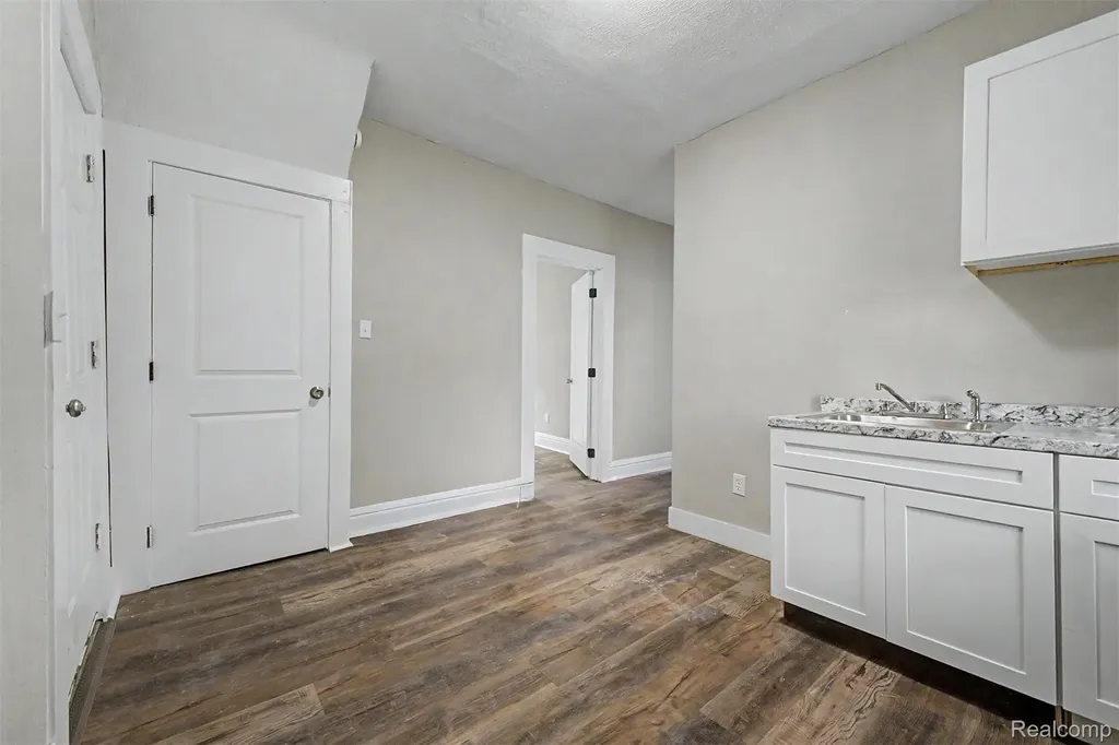 2971 Bewick Street Detroit City MI 48214